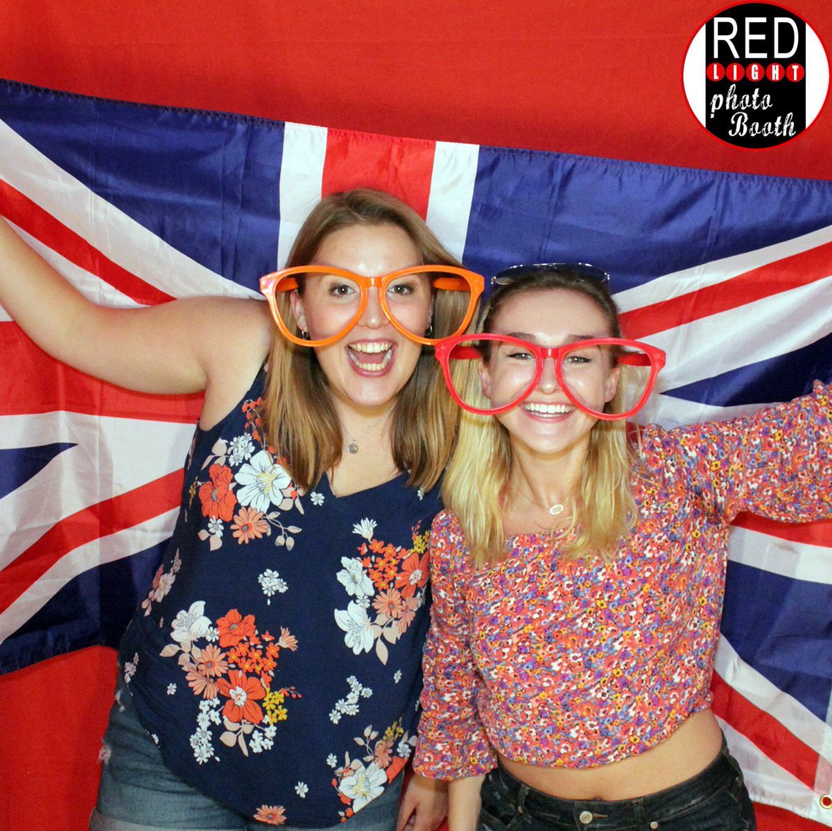 MOPhotoBooth's tweet photo. @MizzouTheta Bea's Going Away Party photo booth pics are online!  https://t.co/vMPiSVh4EB #mizzoutheta https://t.co/CiM8bChxef