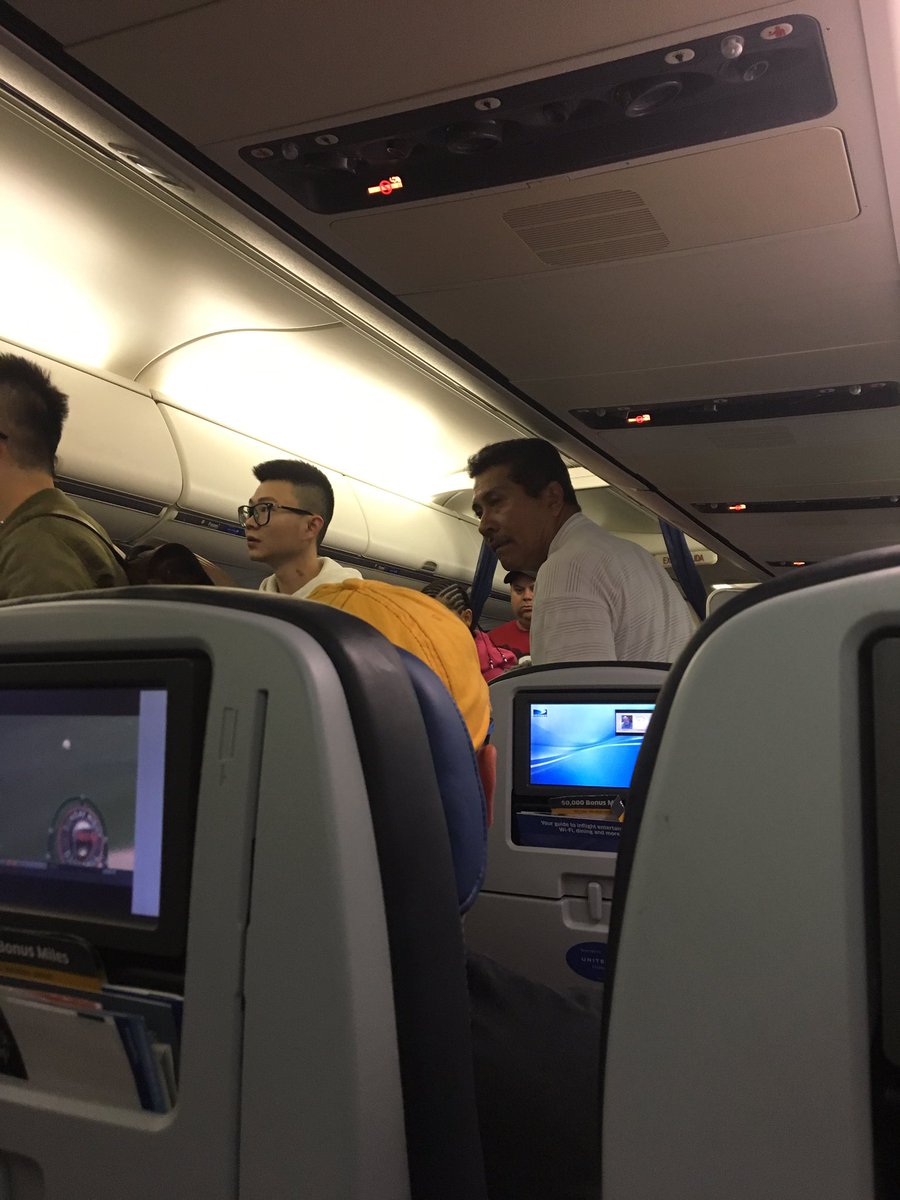 ALfore's tweet photo. Wonder which one of these passengers I'll be driving later this week drunk AF? #uberprobs https://t.co/6hTeOtLMvT