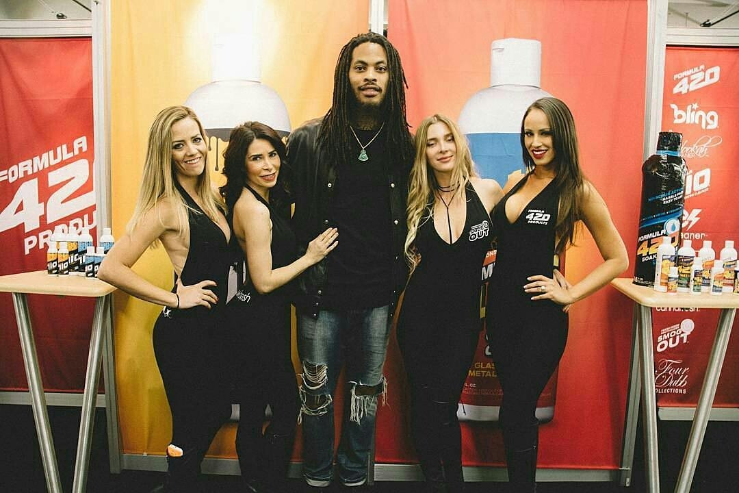 Horticulture360's tweet photo. #throwback of this photo of the  @Formula420 girls with Waka Flocka Flame at the @BIGIndustryShow 2016 at Denver, Colorado. https://t.co/nVzwMXDxVk