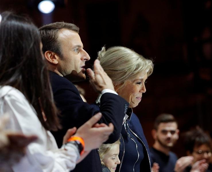 CCTV's tweet image. 5月7日，法國前經濟部長、“前進”運動候選人埃馬紐埃爾·馬克龍，在2017年法國總統選舉第二輪投票中獲得超過65%的選票，當選新一任法國總統。