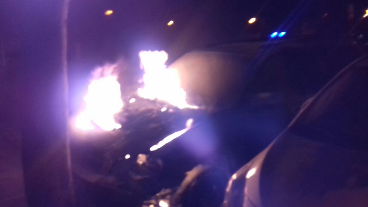 alcorconbombero's tweet photo. Durante la noche extinguimos incendio de vehículo estacionado en C/ Venus. Sin heridos https://t.co/moxGoieo5W