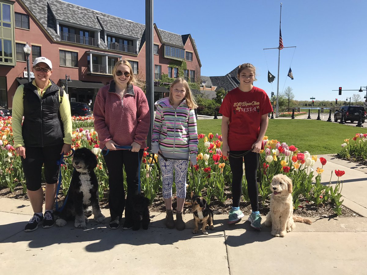 Super nice day to be outside enjoying the spring weather at The Glen in Glenview with our AKC Community Canine dog training class!
