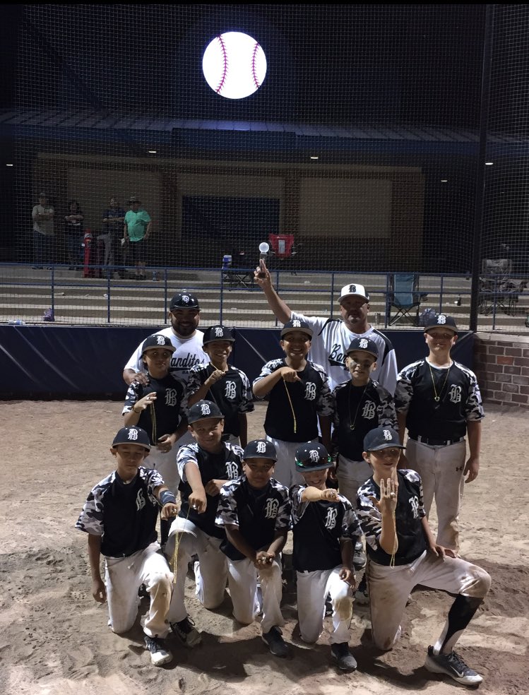 DallasBanditos's tweet photo. Congratulations to Coach Pena and the 10u Dallas Banditos.
Champions!!!!!! https://t.co/NVriTCyEGP