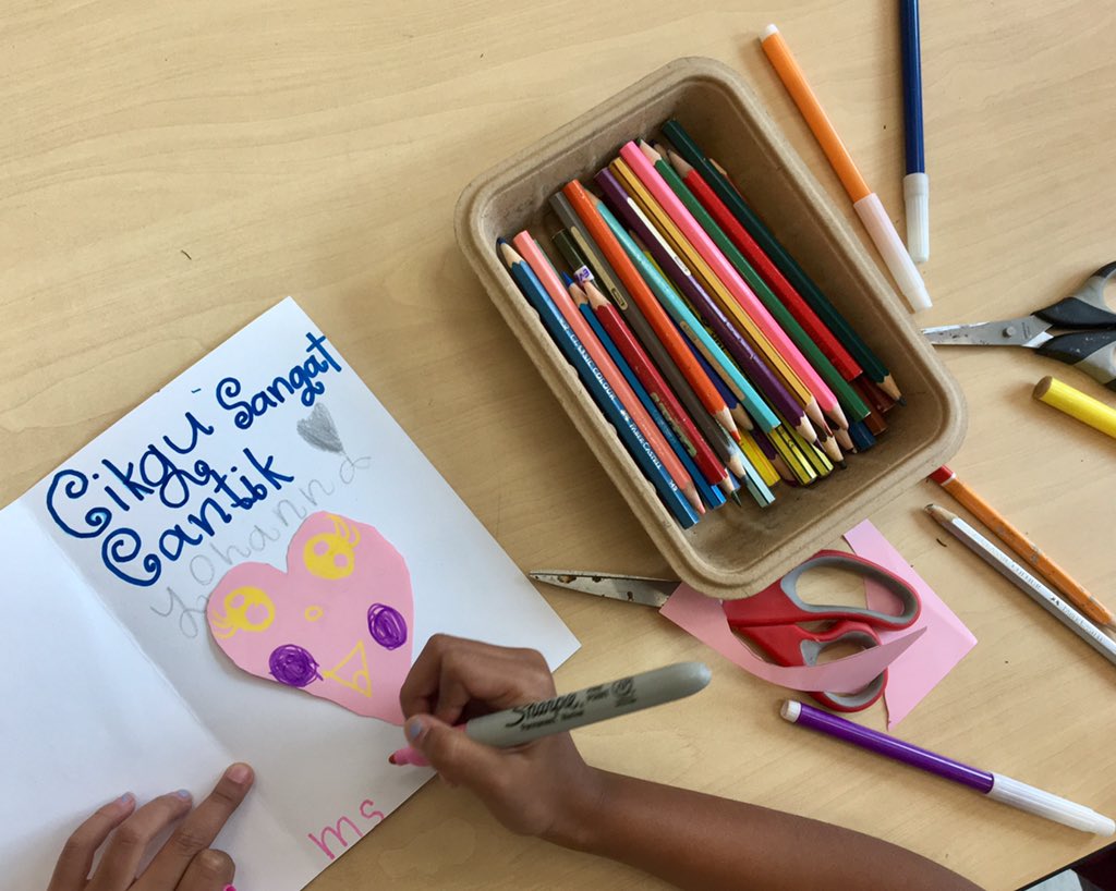 HISPrimaryBM's tweet photo. In conjunction of week of gratitude, students are creating their own "teacher's day" cards for their lovely teachers 👩🏻‍🏫💌 #Selamathariguru https://t.co/TpDgRS8NZ8