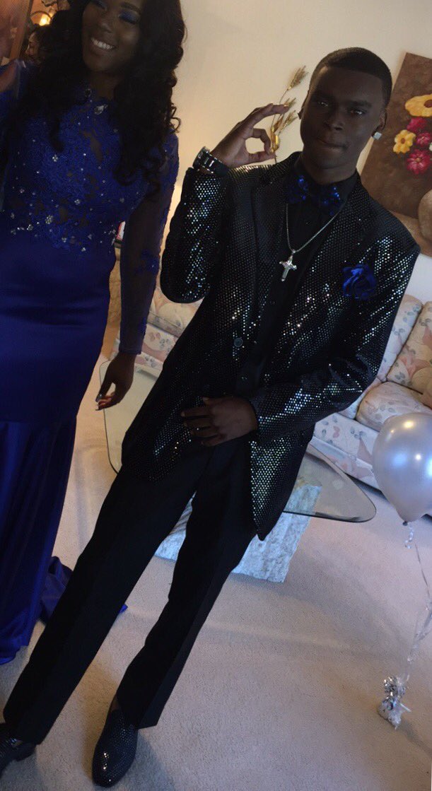 Famous_Jrock's tweet image. Prom was some slight 👻📸 #Prom2k17 💰