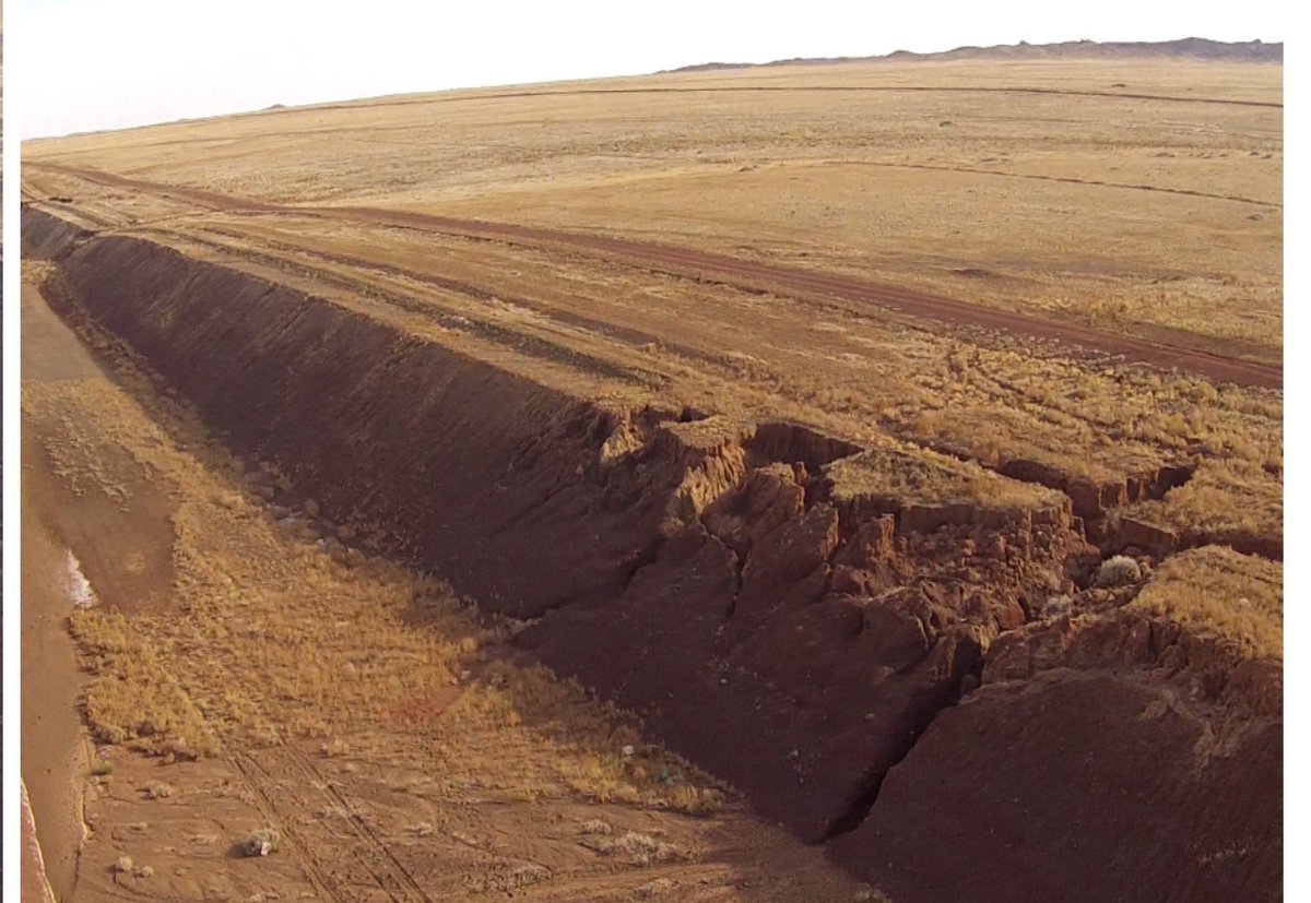 Ийм шороо босгоод 750 тэрбум шамшигдуулцан хүн Ерөнхийлөгч болох гээд өрсөлддөг цаг үед амьдарч бнада!