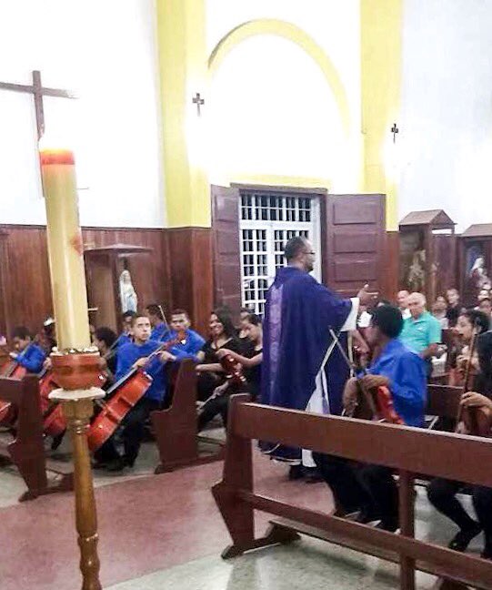 Misa en honor a nuestro querido Armando Cañizales en el pueblo de Cabure, estado Falcón. Luz eterna a su alma.