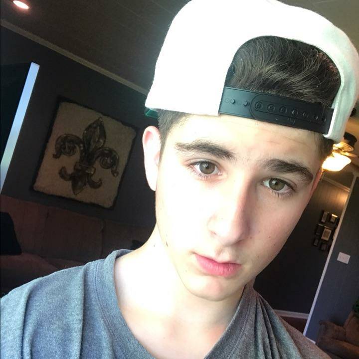 Valencia_Holt1's tweet photo. 🙌 YASSS It's time for a great show IM_REALLY_X:Hey😍❤️ #Music 
https://t.co/bCkfcsacLf https://t.co/wdGVNKXHHk