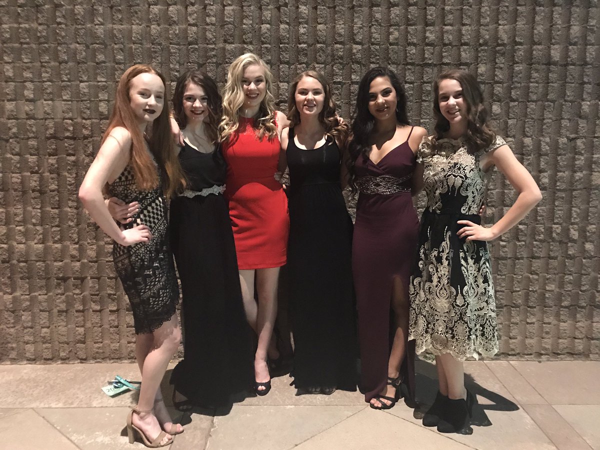 woosungbean's tweet photo. Had an amazing time in Phoenix with these babes😘😘 #RDANF2017 https://t.co/2IYMhXlLQB