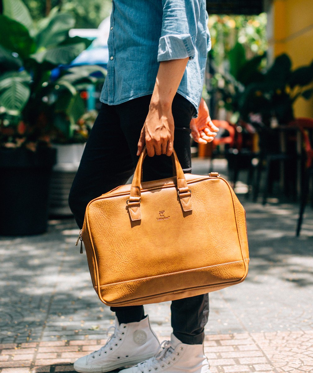 leeandteevn's tweet photo. Tham khảo mẫu túi xách Simp từ Lee&Tee lịch lãm và sang trọng cho phái mạnh: https://t.co/Vuv1poDDfR
#bags #leeandtee #tuixachda https://t.co/fRMFHhYX8t