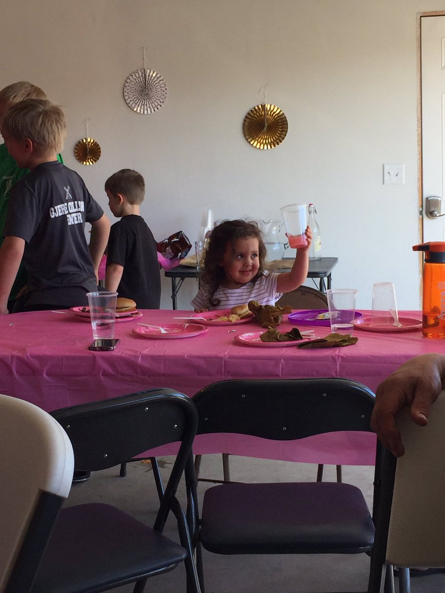LoganKoopman's tweet photo. When no one is paying attention to you, but you don't need any company to have a good time https://t.co/dAbG5QcIYD