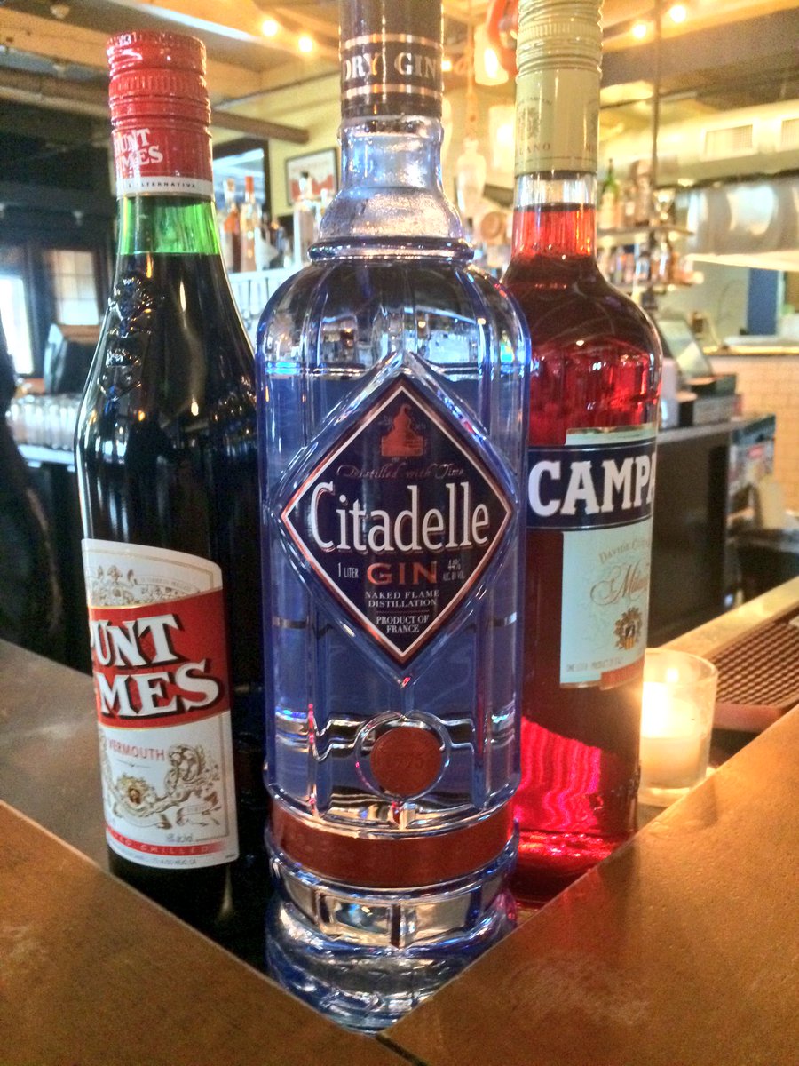 TheBarLife's tweet photo. #Negroni at #RCR #RestaurantGoodLuck #RochesterCocktailRevival #RCR2017 #GazRegan #FingerStirredNegroni https://t.co/beJYRCU8Au