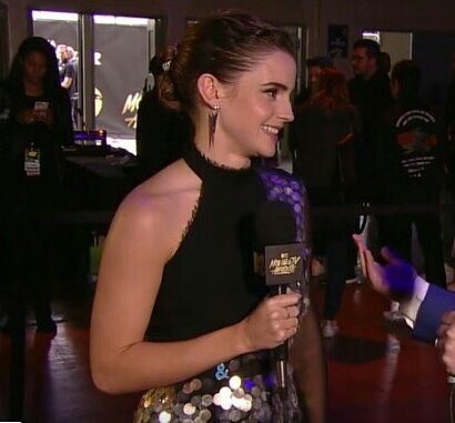 EmmaWatsonPOL's tweet photo. Emma wczoraj na #MTVMovieAwards2017 https://t.co/LnGCOBPKF8