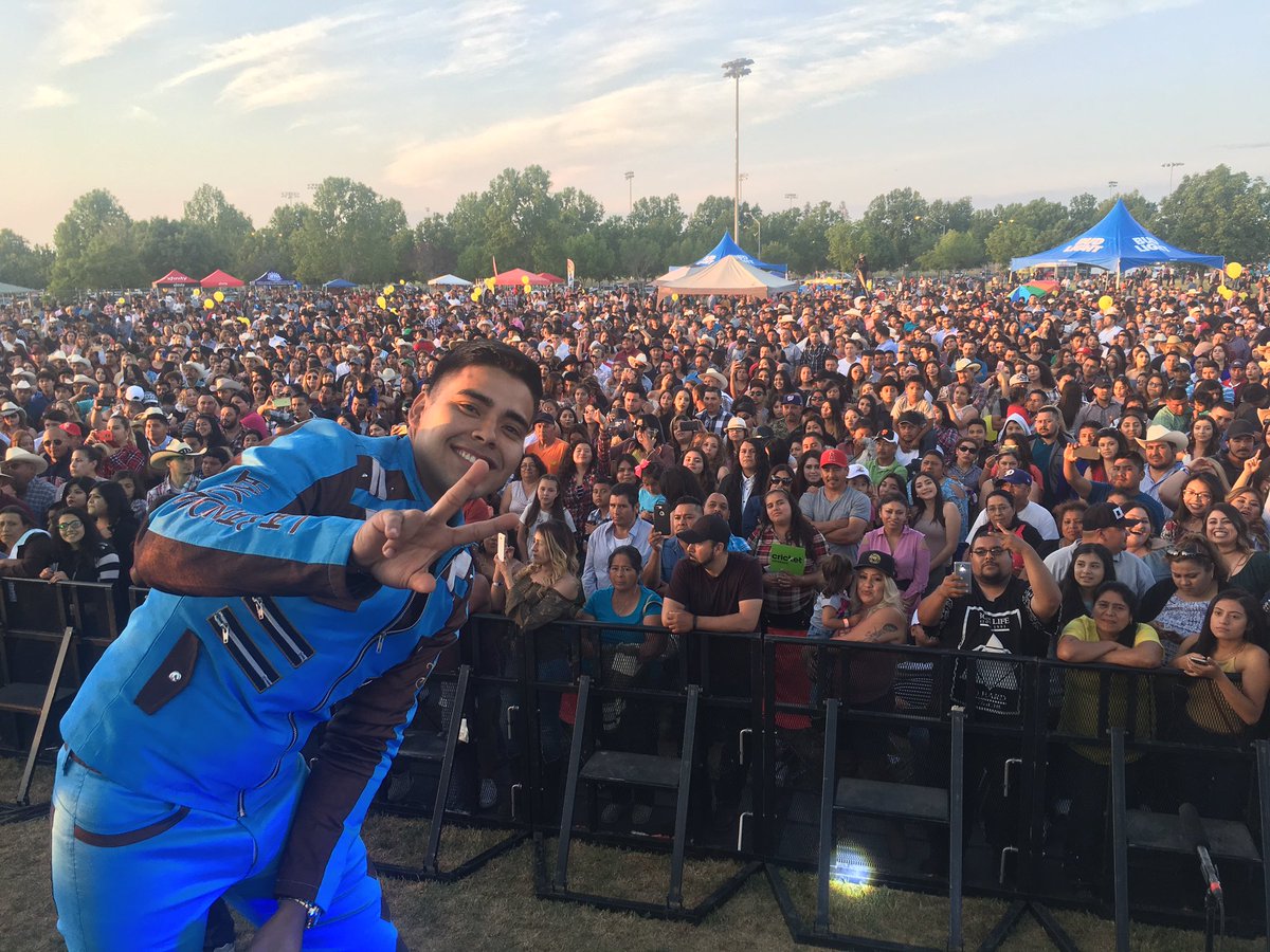 b_ranchoviejo's tweet photo. Gracias Fresno California 
Gracias @1019labuena @Telemundo51 
#CincodeMayo https://t.co/m6DUvAJcqS
