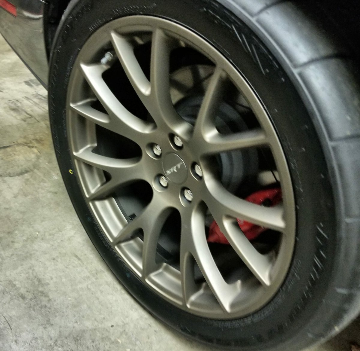 AutosFutureTech's tweet image. New tires.. getting ready for the track.