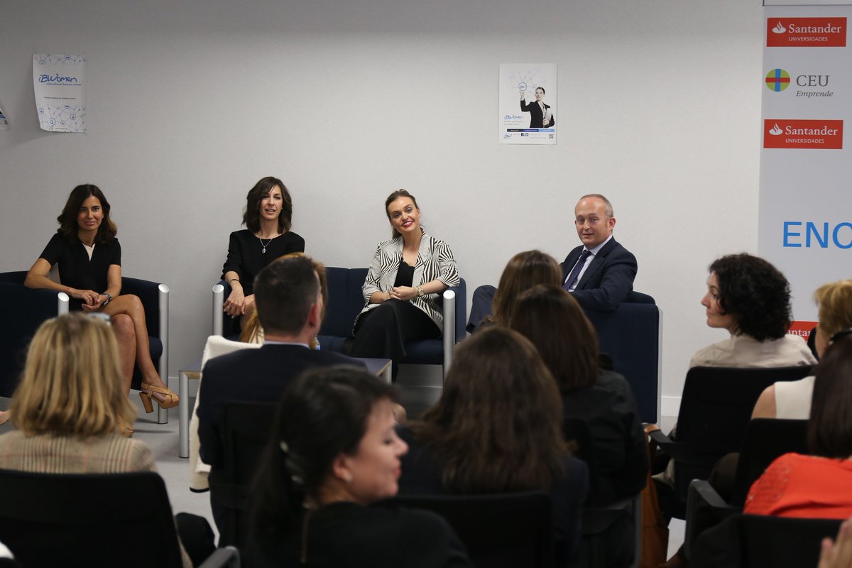 USPCEUprensa's tweet photo. Segundo encuentro de la plataforma @CEUemprende organizado por @FundacionCEU  junto a #IBWomen y @bancosantander  https://t.co/yuG5Iw6tOJ https://t.co/xLNZmyR6Ma