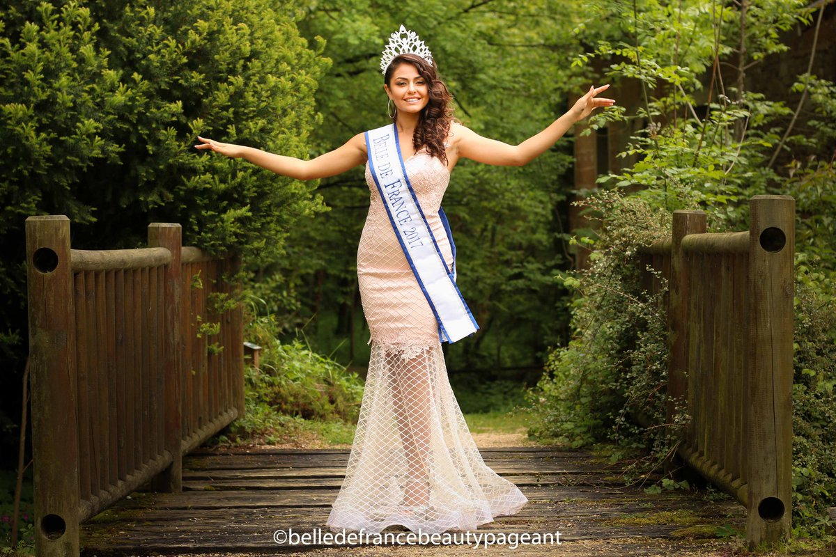 belledefr's tweet photo. Lena Hoareau, Belle de la Réunion 2016 est Belle de France 2017. #solady #belledefrance https://t.co/4AzkArCrBx