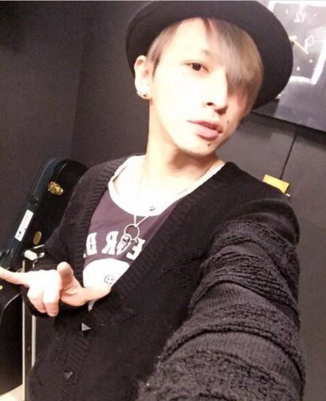 DobbyTobby99's tweet photo. こういう写真このセンスがタイプ！英はlagunaBeachとかのリアリティ番のを五分ぐらいのを30回か15回程同じの繰返聞くのがスタート何度か好きな普通の番組のを聞くと不思議と言ってる英語が聞けるように！#AmericanAccentAndEU MusicToOurEars..! https://t.co/HyaaXmZrpd