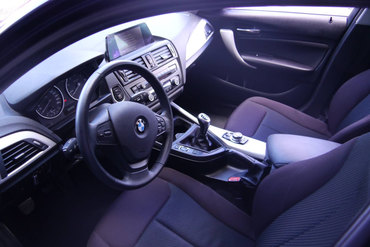 Stand_NagaAuto's tweet photo. @BMW #interiordesign #GPS #conforto #BMW116D https://t.co/bLXM1W260b
