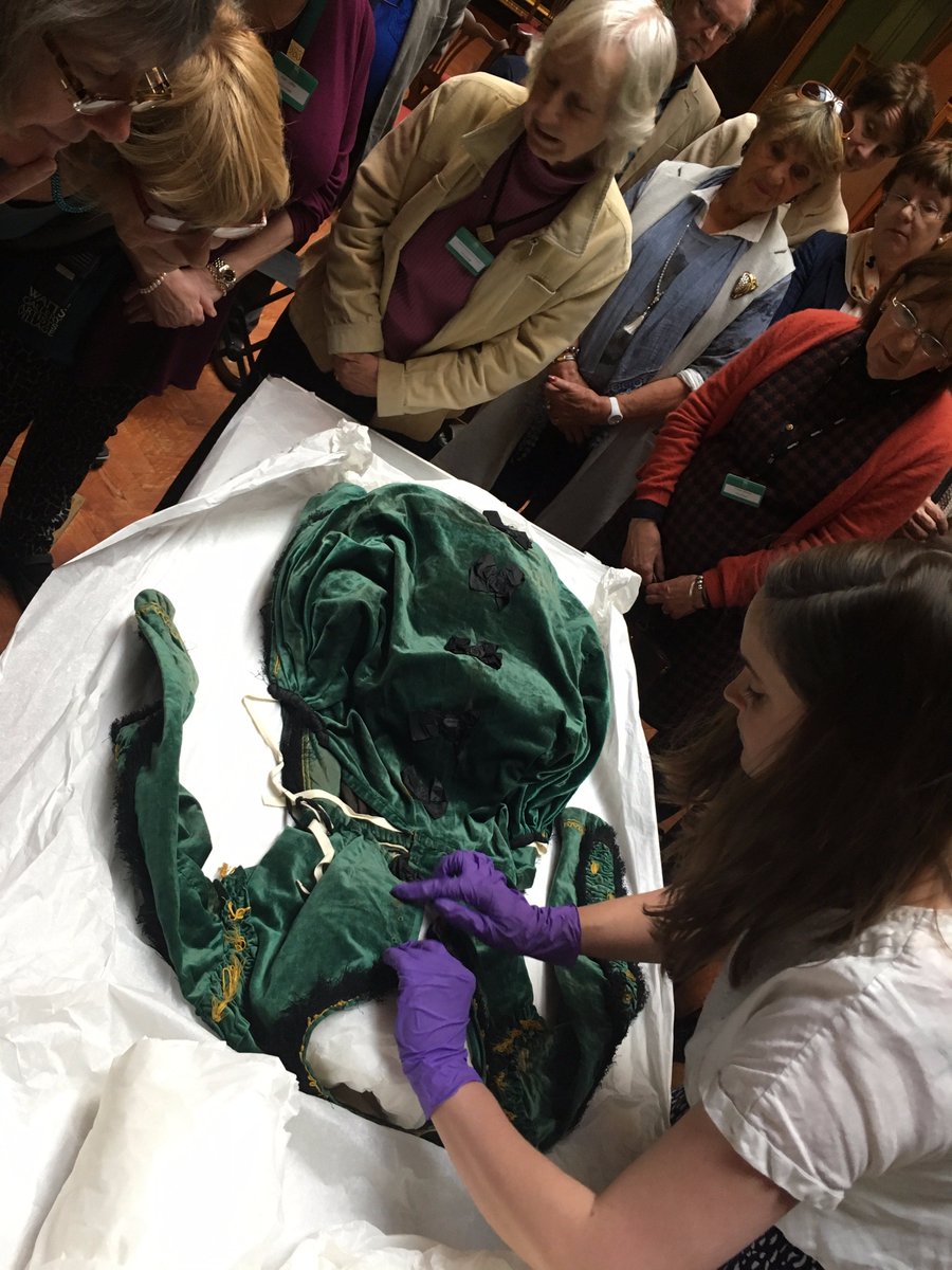watts_curators's tweet photo. Sharing some highlights from our textiles collection with our team of volunteers - #collectiontraining #volunteers #williamorris #Watts200 https://t.co/baH36385OP