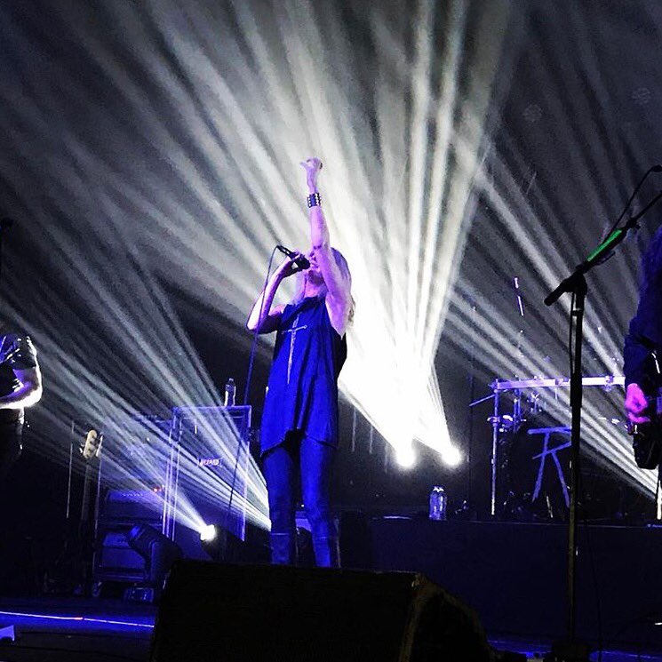 Taylor Momsen Info tweet media