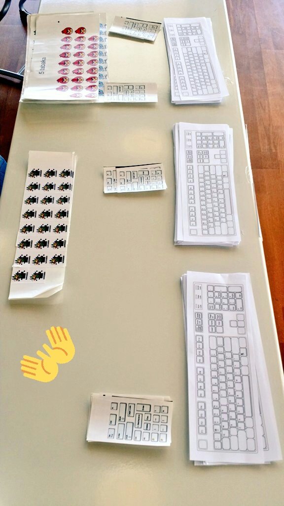 Kemerburgazda Kod Şöleni Kendi Bilgisayarini Tasarlama ve Klavye Tuşlarini Dogru Yerlestirmeyle devam ediyor <a href="/metedoganay/">Mete Doğanay</a> @emretr9 #kodlama