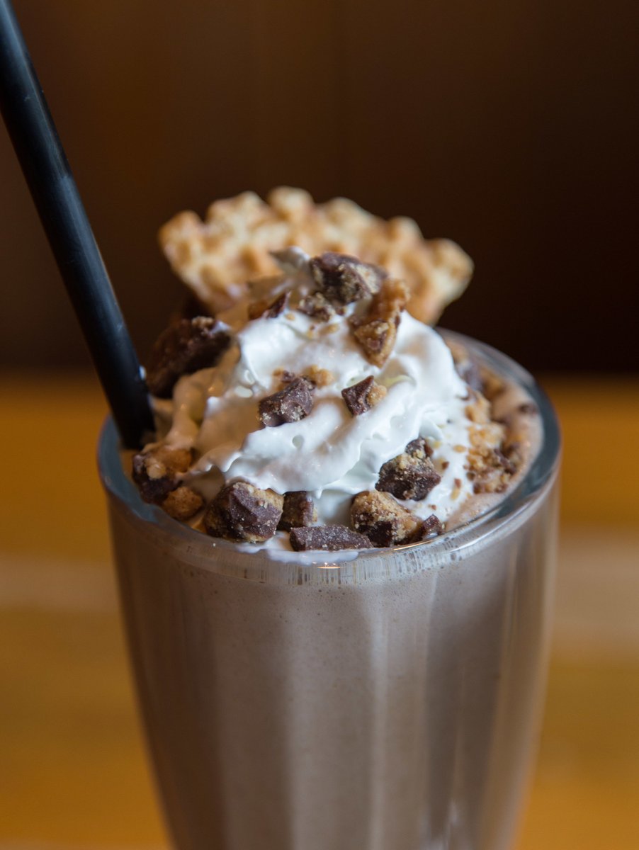 OfficialGritty's tweet photo. It's #milkshakemonday again!!! Want a chance at a #FREE shake??? RT &amp; follow us 🎉🎉🎉 https://t.co/4IHNuG58Sp