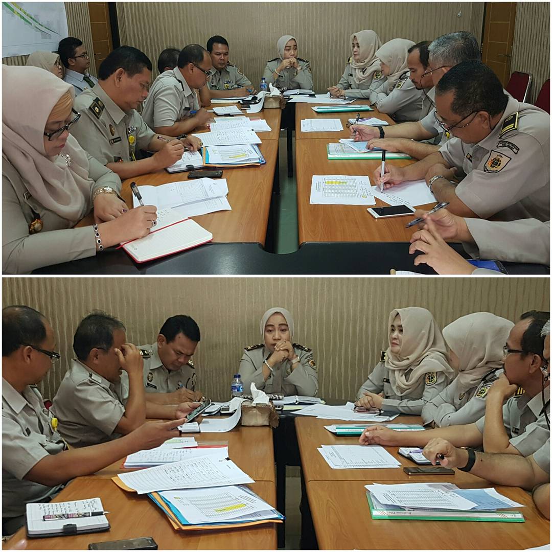 kantahkotabogor's tweet photo. Rapat rutin awal minggu terkait evaluasi kinerja setiap seksi dan kegiatan-kegiatan strategis. https://t.co/aQkJV3TKT5