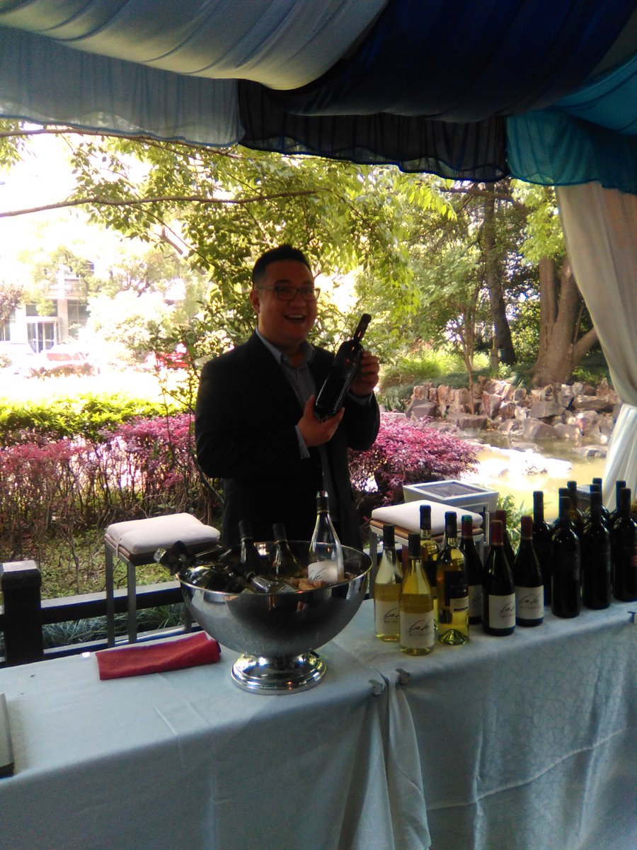 Bolaskie's tweet photo. #Israel Independence Day Celebration in #Shanghai #BBQ #Wine #IsCham 🍖🍷😍
Gracias por la invitación querido amigo Sinai 😚 https://t.co/iUhTAjG0Fi