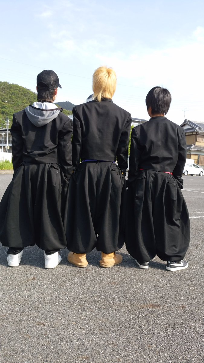 刺しゅう屋 On Twitter 久しぶりに登場の 短ラン ボンタン小僧 です 笑 今回のメンツは 顔出しngということなので 後ろ姿だけです
