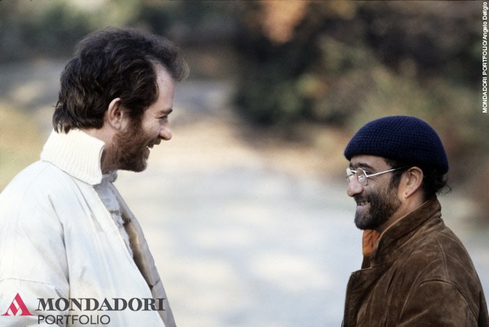 M_Portfolio's tweet photo. Esplorando l'archivio:
@OfficialLucio e @fdegregori, 1978 . I due avevano appena inciso 'Ma come fanno i marinai'.
#MP_archive #MPortfolio https://t.co/m7yPZ2Vssw