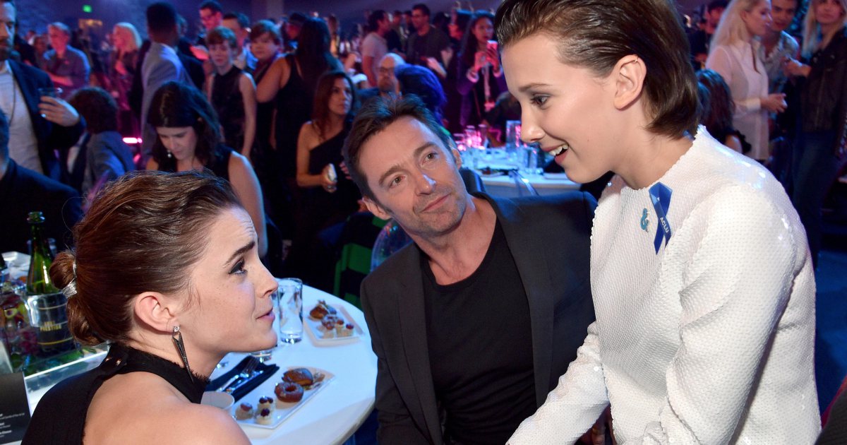 SimplesiTine26's tweet photo. Emma Watson and Millie Bobby Brown met at the #MTVAwards, and it was adorable: https://t.co/RCle1UU2lx by #chantyxc via @c0nvey https://t.co/KnNLPmfc2r