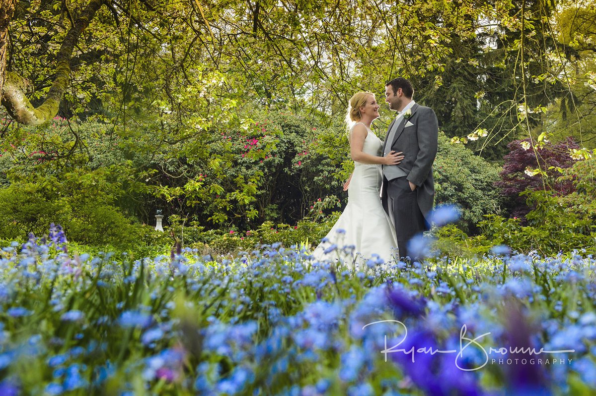 RyanBPhoto's tweet photo. The flowers are starting to bloom @SwintonPark @Swintonweddings #wedding #weddingphotography #yorkshire #flowers #nikon #profoto https://t.co/FJrCGccEBf