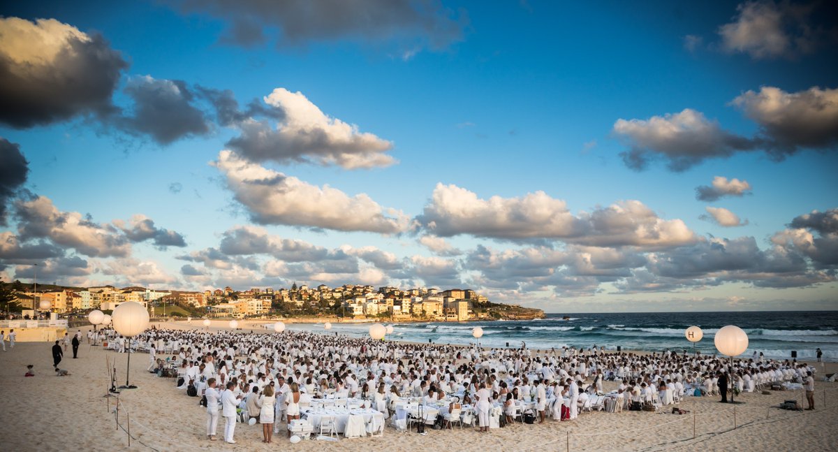 YWCANSW's tweet photo. BID NOW https://t.co/PZsTZNhKYJ! Exclusive opportunity for you and 3 friends to experience the @DinerEnBlancSYD 2017 edition! 
#ywcansw https://t.co/gPJ5f6AnWr