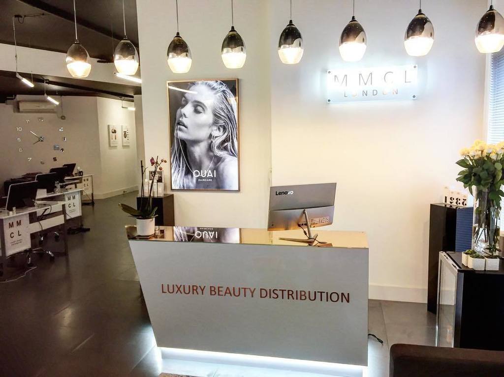 MMCL_LDN's tweet image. Opened for business as usual...Have a wonderful week everyone!!! 👋🏻
#distributionexperts #luxury #experts #haircar… ift.tt/2pbE769