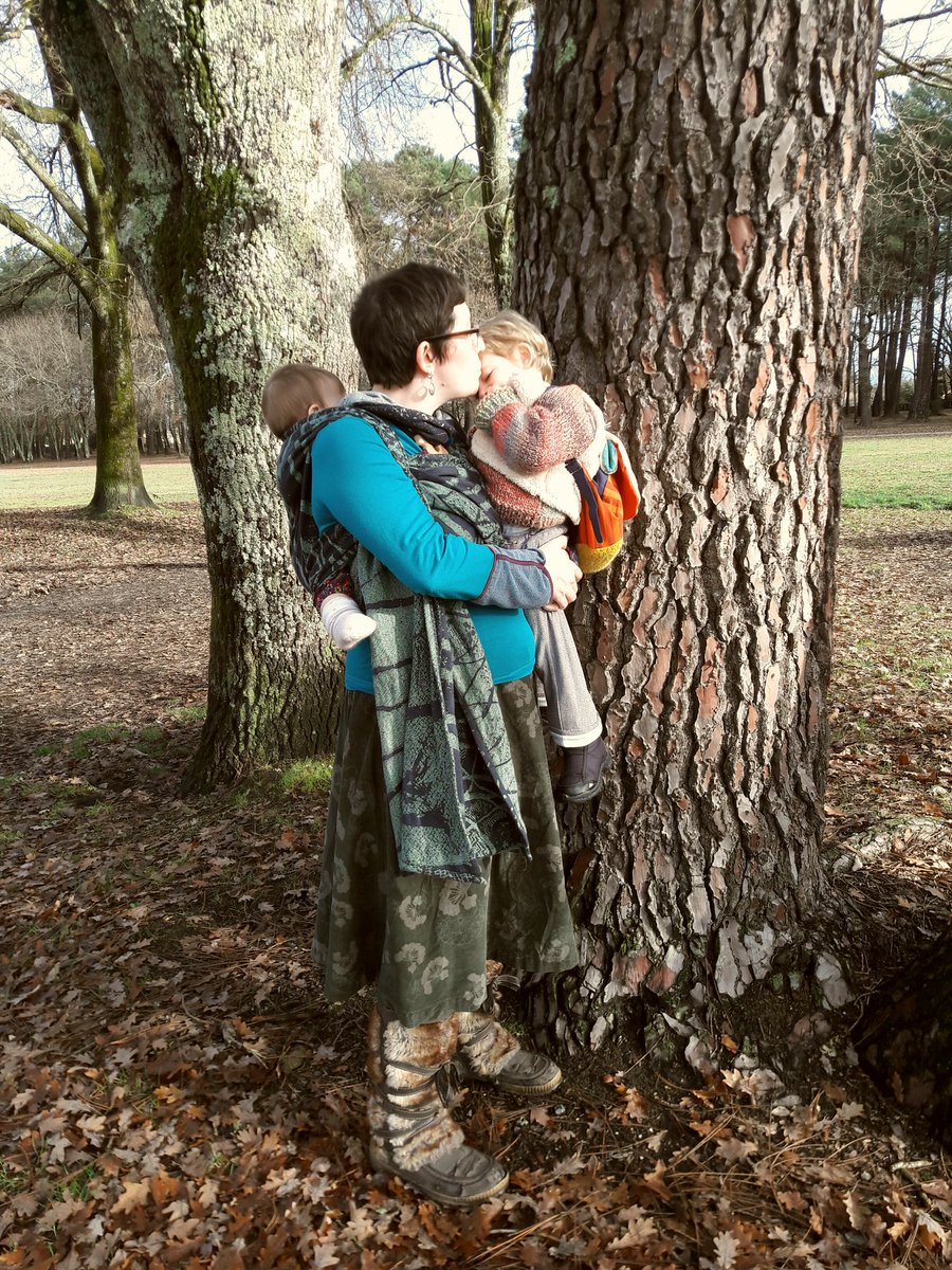 LeMoustier's tweet photo. European babywearing week's starting, wrapping has been so important to us the past year, so prepare for lots of tweets! #EBW2017 #ispyfispi https://t.co/SVUoQVEHNN