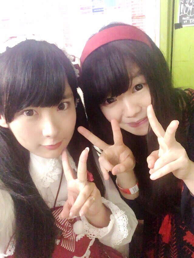 arisakaemi's tweet photo. にゃんぞぬデシちゃん
https://t.co/86CXZBMjux
にゃんぞぬデシちゃん
若くて歌もすごいし面白いし圧倒的天才でCD聞いてスケール感にびっくりしたお
話しかける時緊張してしまった笑
一曲しか見れなかったので次はゆっくり見たいなぁ😌✨
#JAMFES2017 https://t.co/bzWUE0UinO