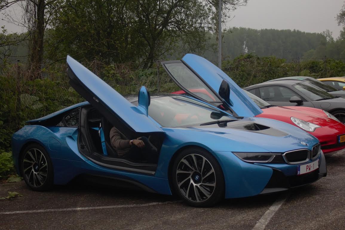 Sport- en supercars bij Kasteel Maurick vught.nieuws.nl/nieuws/4403/sp…