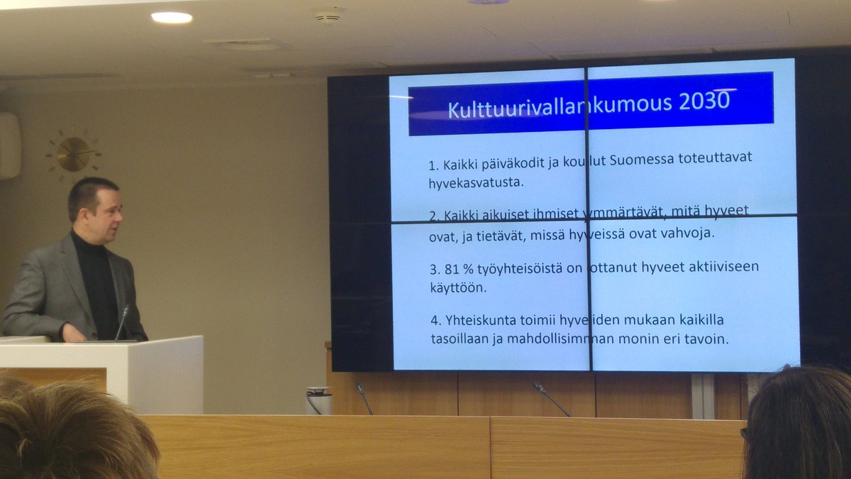 Hyveiden avulla parempaan yhteiskuntaan. Antti Kylliäinen #työelämä2020 #hyveettyössä