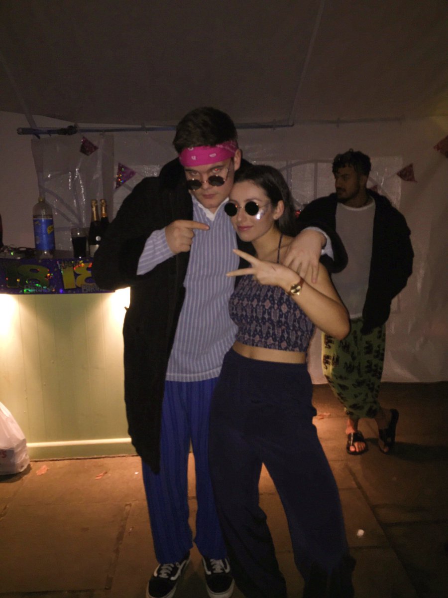 sarah_ed27's tweet photo. @TheAlmightyChin Happy birthday hubby👫 Have a good one! Much love❤️ #onepose https://t.co/hM4GOPzDyJ