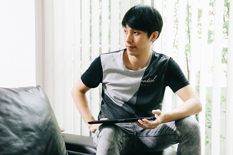 adaymagazine's tweet photo. เกมสร้างฝันและตัวตนของ บี-พลากร เตชะไทยเจริญ แชมป์เกมเพลงระดับท็อปของไทย https://t.co/r13s7NpMV6 #adayonline #Axe #YouMade https://t.co/6y1njq97I1