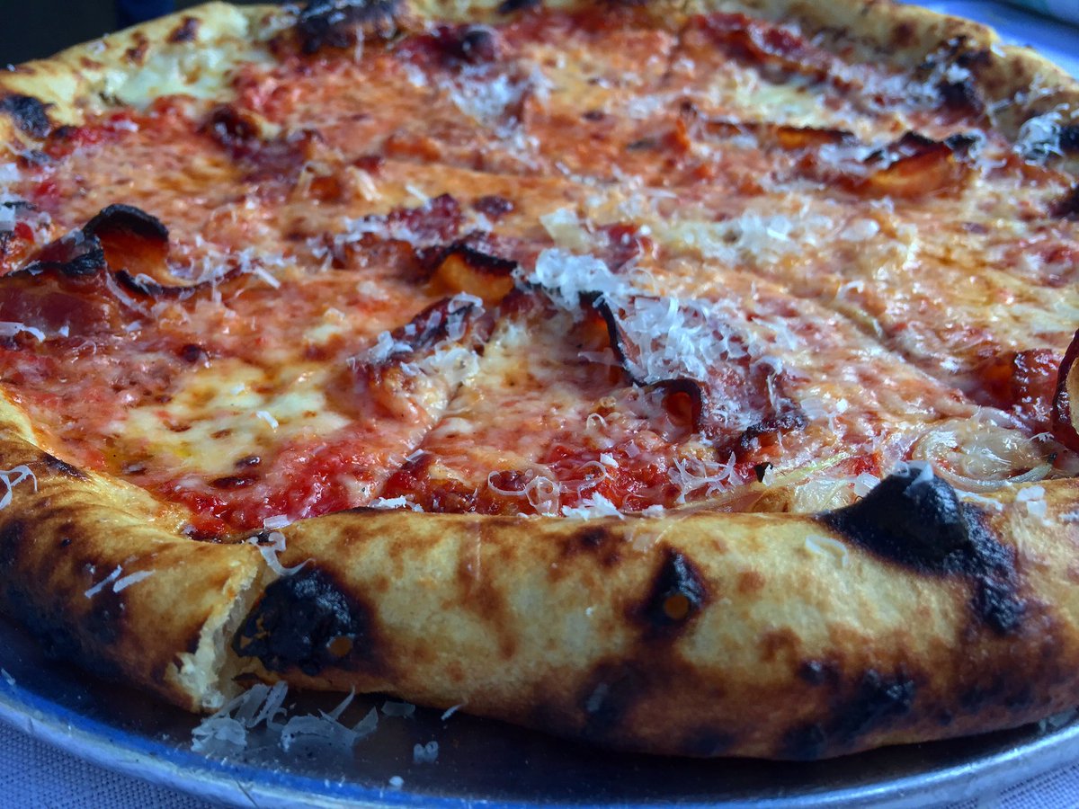 MyLastBite's tweet photo. 🥓 🍕 #BaconPizza by #JonAndVinnys + #MIProse = best #KidsParty ever! Great job @frenchchefwife @chefludo. https://t.co/TbB21TOBZp