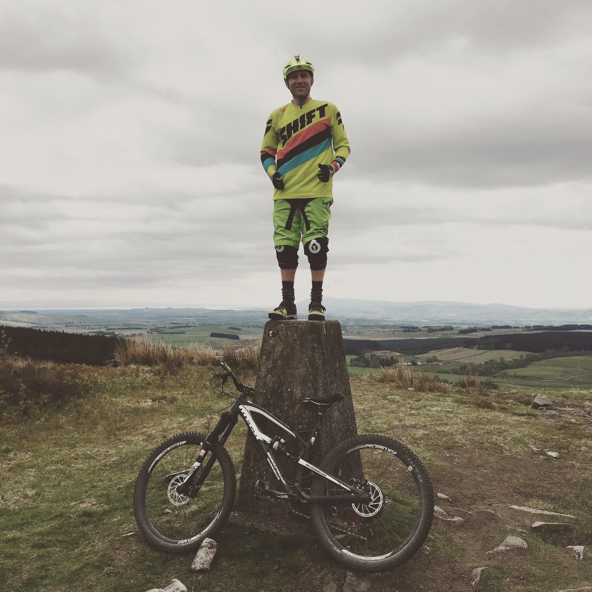 BenJollyUK's tweet photo. Fun trip to #aeforest getting a few miles in, in prep for #hamsterleybeast2017 #mountainbikeuk #mountainbiking #mountainbike #mtb #Scotland https://t.co/Fye7wRevCe