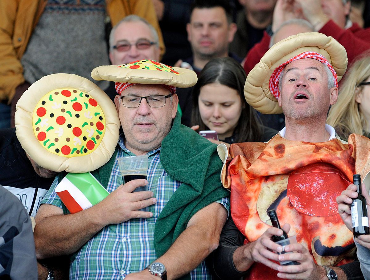 steffiposthumus's tweet photo. Googled pizza outfit. Was not disappointed. https://t.co/harEEJYPdj https://t.co/zlY5U2lPkW