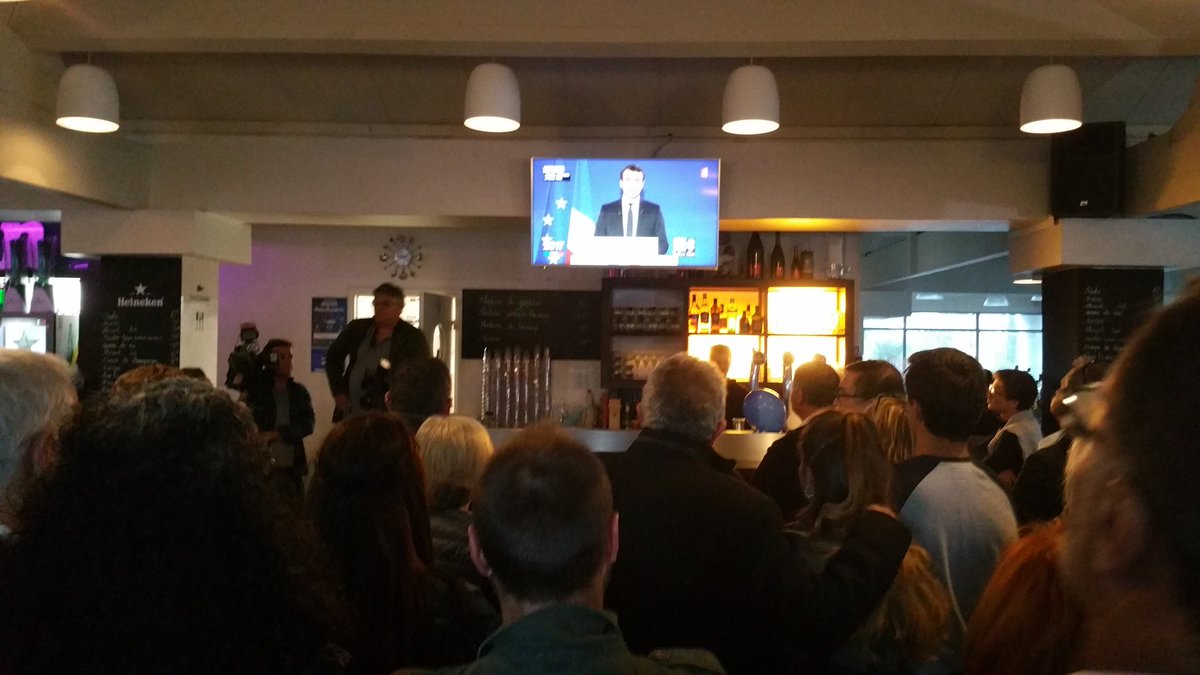 64EnMarche's tweet photo. Un immense MERCI à nos près de 3 000 adhérentes et adhérents #EnMarche des Pyrénées Atlantiques.  Tout commence ! https://t.co/zLWogRfMsj