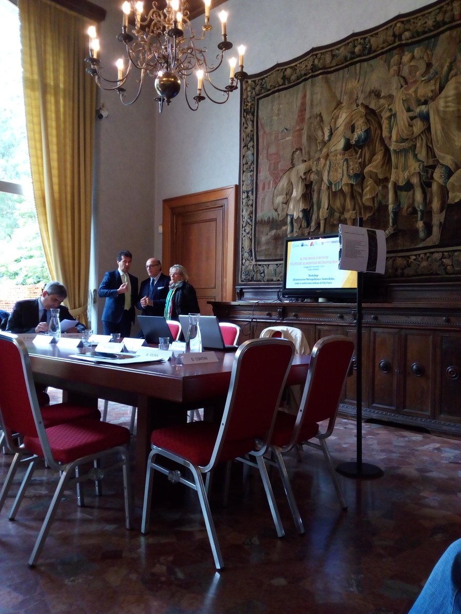 comunicazionemm's tweet photo. Sta per iniziare il workshop "In the mood for food politiche alimentari metropolitane" presidente @DavCorritore interviene per MM @CibiLab https://t.co/oOu47aKj4k