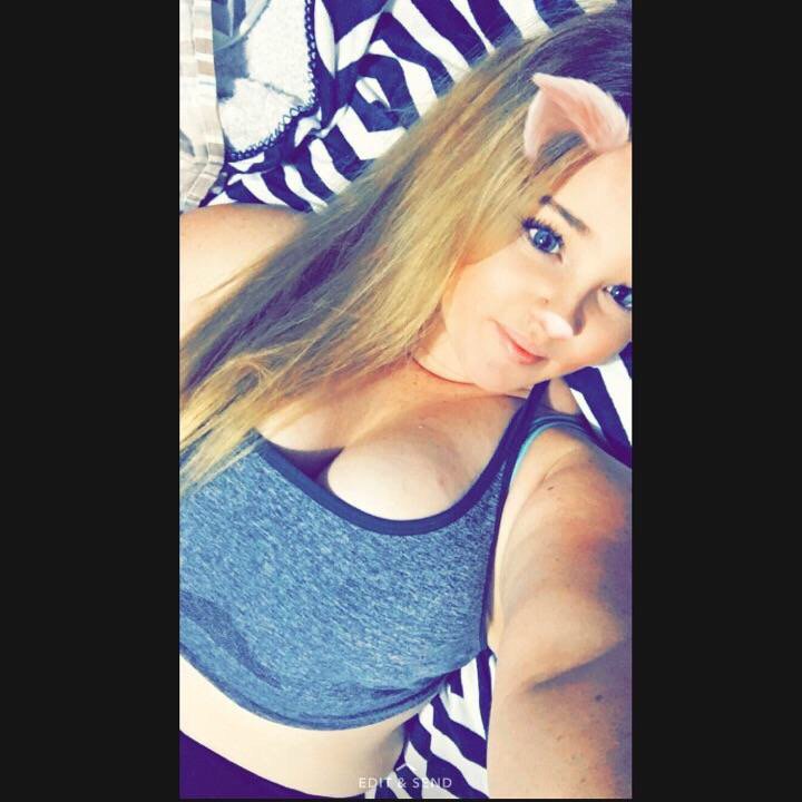 Bored as#Liveme Krystal✌🏼&amp;❤️: liveme.com/media/play/?vi…