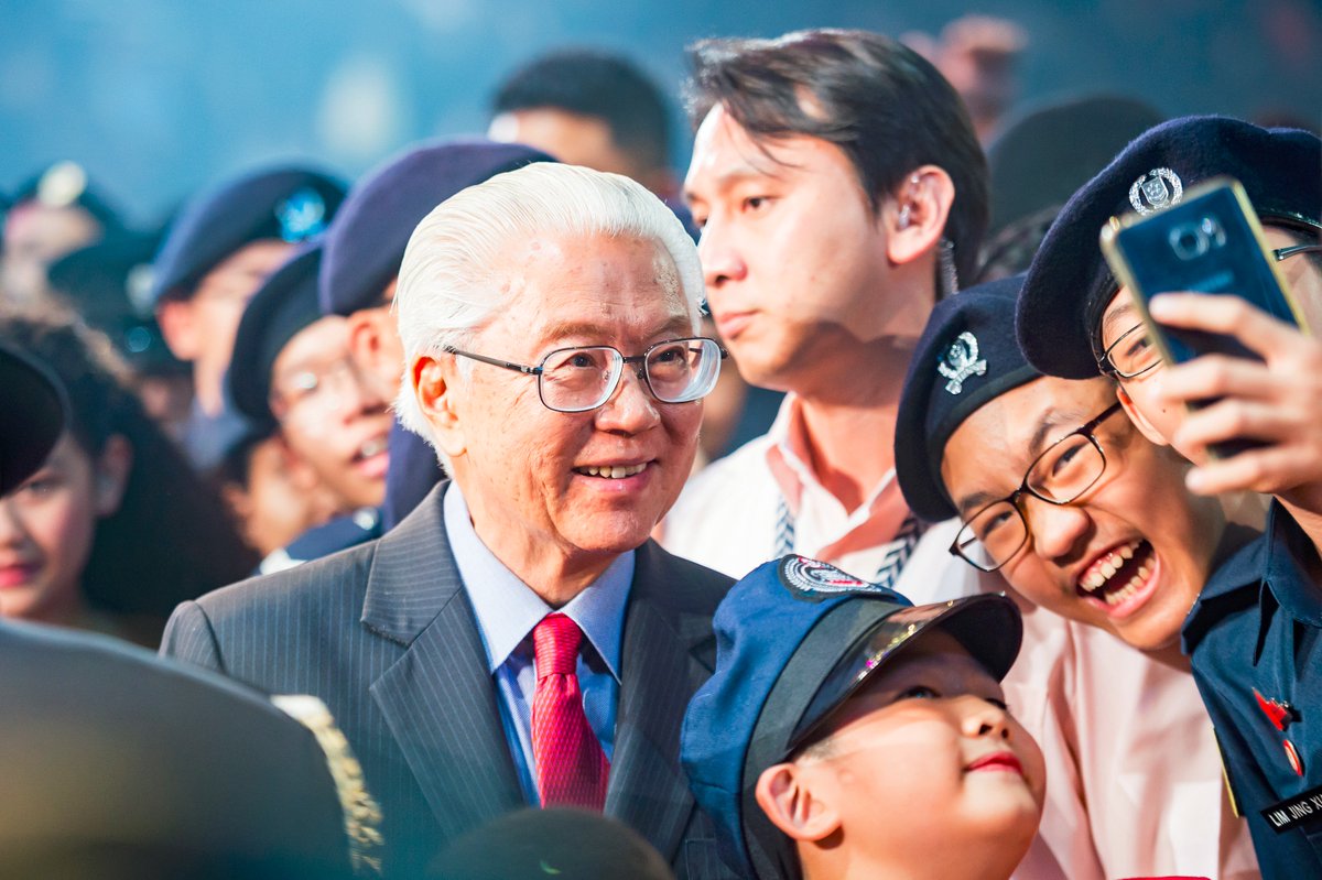 thekallangsg's tweet photo. Extremely honoured to have Dr. Tony Tan, President of Singapore, to grace the #HTFest2017 event at #sgsportshub this year! https://t.co/55Z5PMQV4V