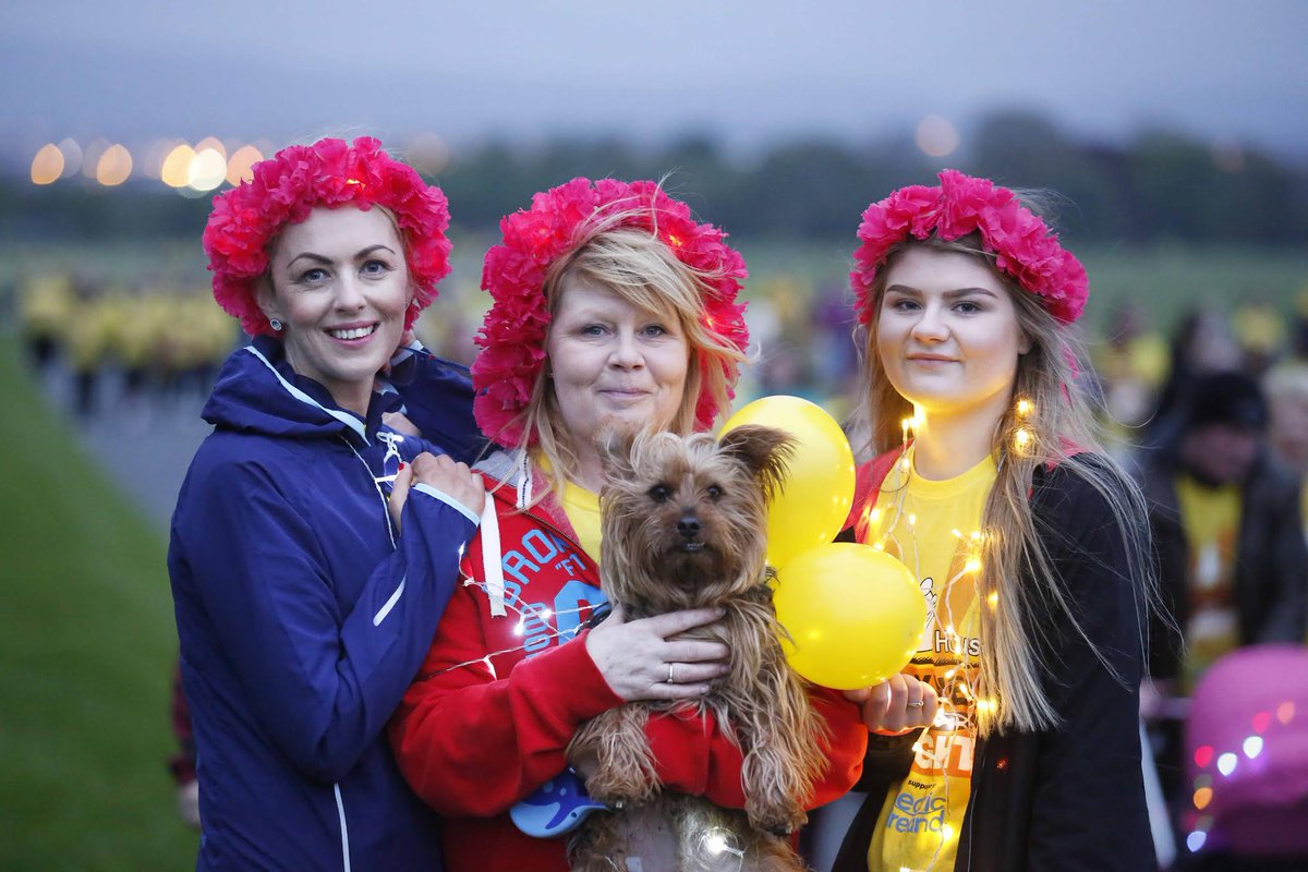 entertainmentIE's tweet photo. Pics: The Darkness Into Light fundraising walk took place in Phoenix Park at the weekend #DILWakeUp https://t.co/TzvOWZiFk0 https://t.co/dCqPv0SPqo