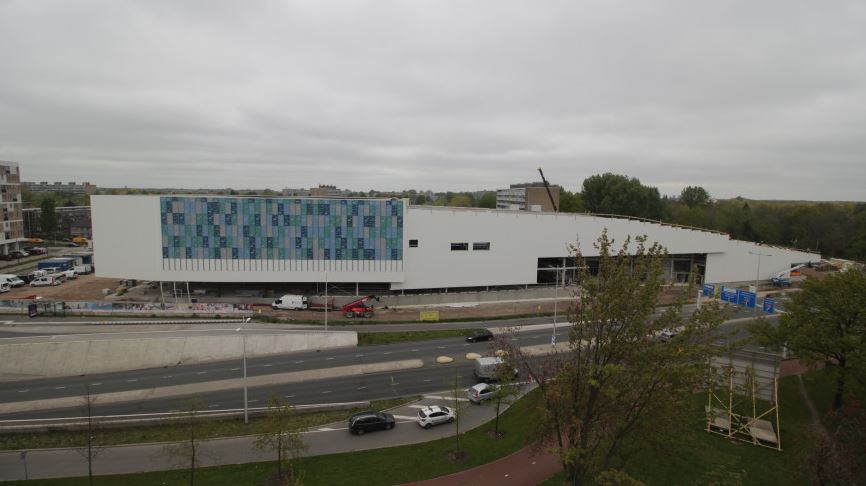 OLCO_mv's tweet photo. De gevel aan de hogewegzijde van het prachtige sportcomplex #Amerena krijgt vorm!
Live beelden --> https://t.co/FVNSo0OF43 https://t.co/6BpyQR0ueO